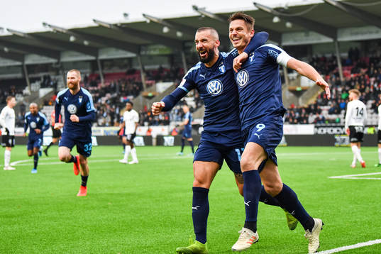 Malmö FFs Guillermo Molins och Markus Rosenberg jublar