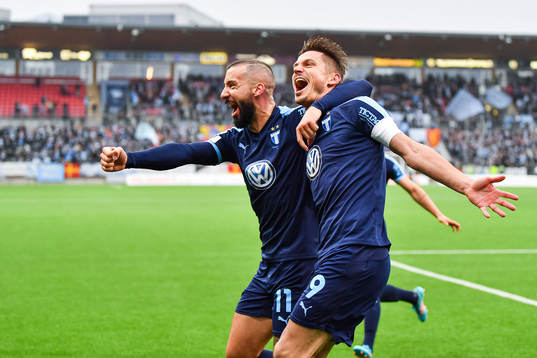 Malmö FFs Guillermo Molins och Markus Rosenberg jublar