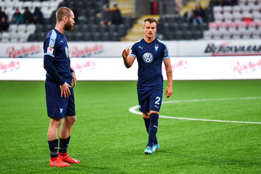 Malmö FFs Jo Inge Berget och Eric Larsson deppar