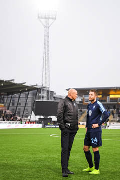 Malmö FFs tränare Uwe Rösler och Lasse Nielsen deppar