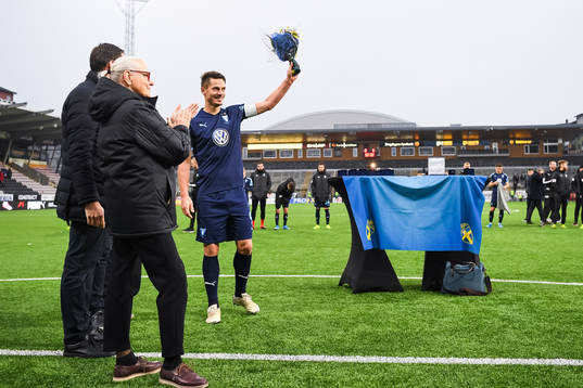 Malmö FFs Markus Rosenberg tackas av