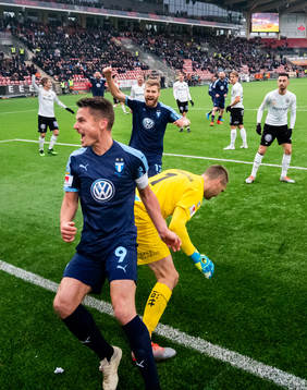 Malmö FFs Markus Rosenberg jublar ihop med Rasmus Bengtsson