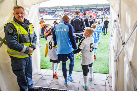 Malmö FFs Fouad Bachirou gör entré