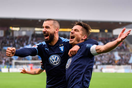 Malmö FFs Markus Rosenberg jublar ihop med Guillermo Molins