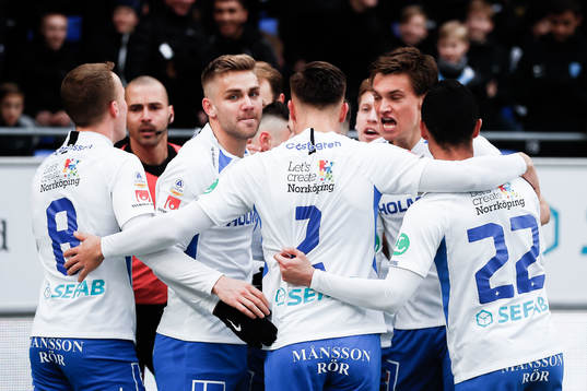 IFK Norrköpings Sead Haksabanovic jublar med lagkamrater
