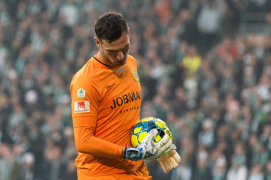 Hammarbys målvakt Davor Blazevic deppar