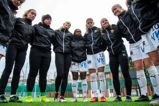 Umeås spelare taggar till