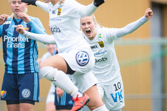 Umeås Klara Brändström jublar