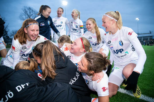 Bläddra bland fler bilder av Fotboll, F19-slutspel, Final, Kopparberg/Göteborg - Växjö