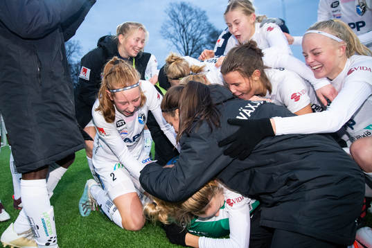 Växjös spelare jublar