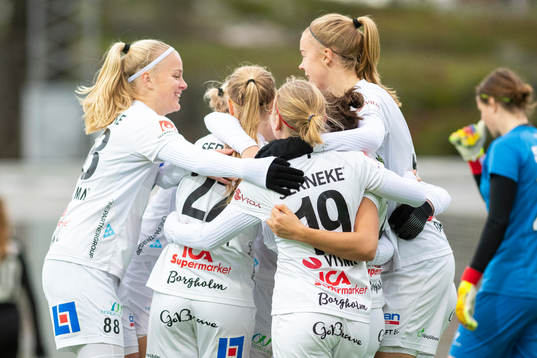 Växjös spelare jublar