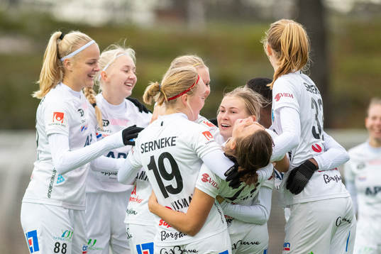 Växjös spelare jublar