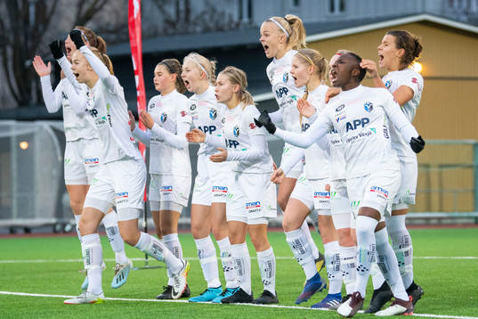 Växjös spelare jublar