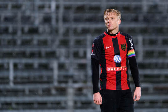 Brommapojkarnas Gustav Sandberg Magnusson deppar