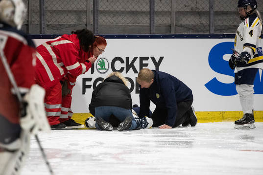 Ångermanlands Ebba Hedqvist skadas