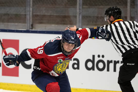 Stockholm Nords Hannes Hellberg jublar