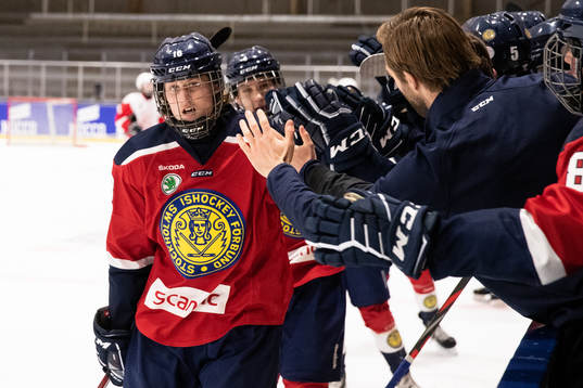 Stockholm Nords Anton Dagerlind  jublar