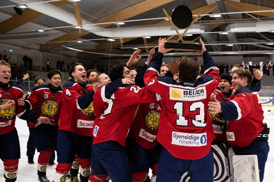 Stockholm Nords spelare jublar