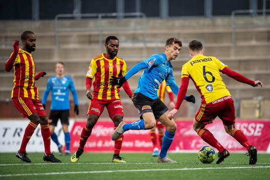 Bläddra bland fler bilder av Fotboll, Superettan, Syrianska - Halmstad