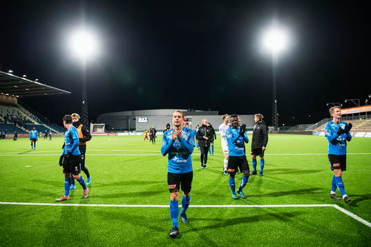 Halmstads spelare tackar supportrar