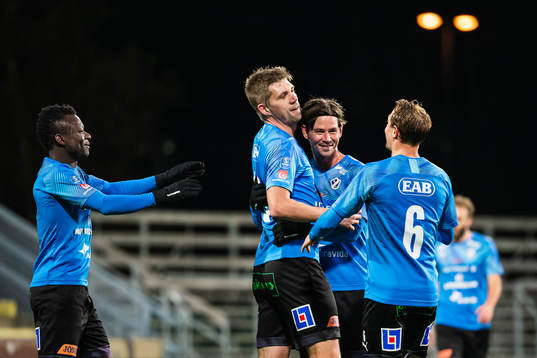 Halmstads Mikael Boman jublar