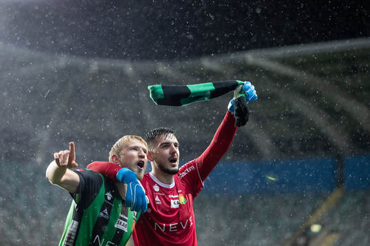 GAIS Carl Elfgren Nyström och målvakt Marko Johansson