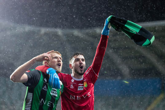 GAIS Carl Elfgren Nyström och målvakt Marko Johansson