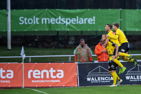 Mjällbys David Löfquist jublar
