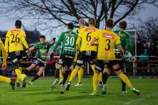 Varbergs Astrit Seljmani gör 1-1