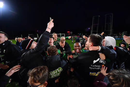 Varbergs spelare jublar