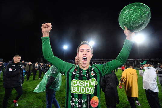 Varbergs Tobias Karlsson jublar