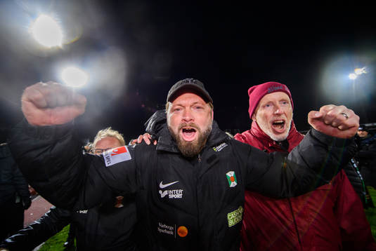 Varbergs tränare Joakim Persson jublar