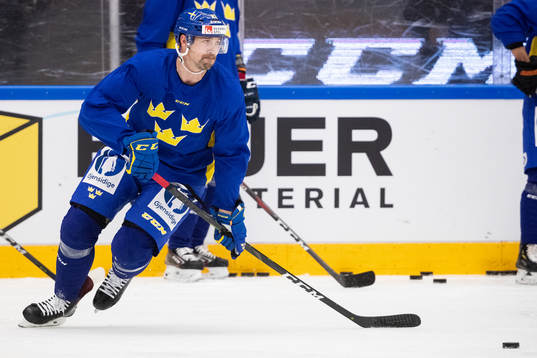 Patrik Berglund of Sweden