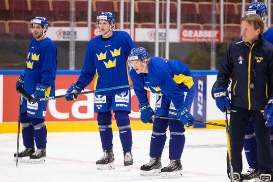 Matthias Brome, Niklas Hansson and Emil Sylvegård of Sweden