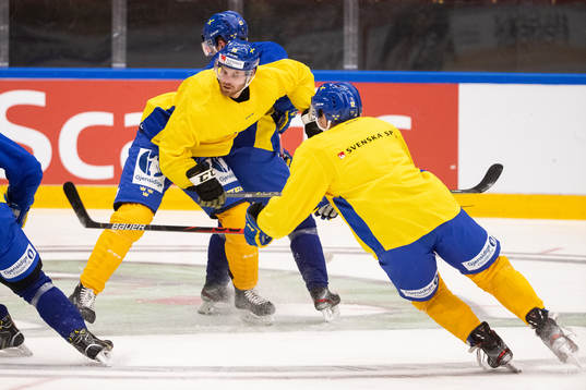 Oscar Lindberg of Sweden