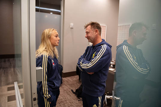 Hanna Bennison and head coach Peter Gerhardsson of the