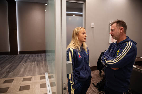 Hanna Bennison and head coach Peter Gerhardsson of the