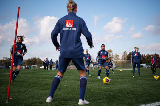 Pauline Hammarlund, Hanna Glas and Madelen Janogy of the