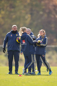 Sofia Jakobsson and Kosovare Asllani of the Swedish