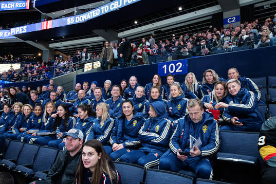 The Swedish women’s national football team attend the NHL