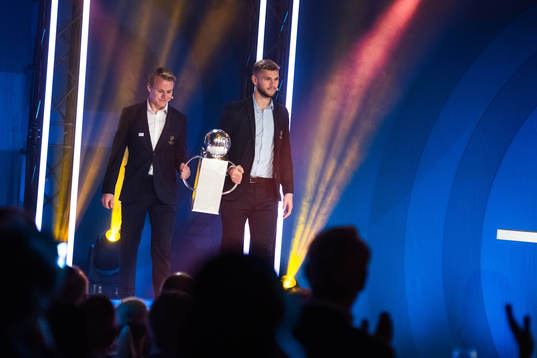 Djurgårdens Elliot Käck och Jesper Karlström med Lennart