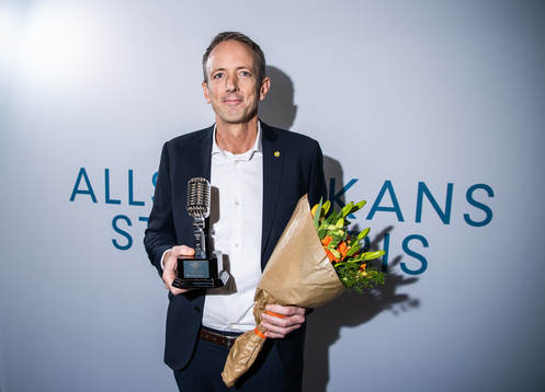 Hammarbys säkerhetsansvarige Göran Rickmer tilldelas