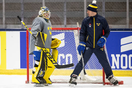 Goaltender Sabina Eriksson and Goalie Coach Ola Kahem of