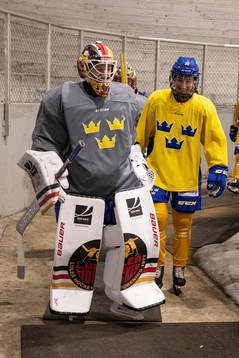 Sara Grahn and Fanny Rask of Sweden