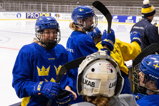 Mina Waxin and Sabina Küller of Sweden
