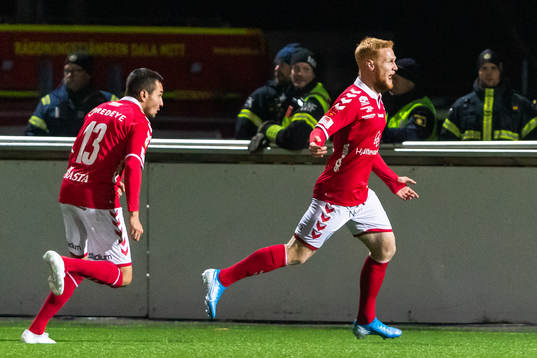 Kalmars Nils Fröling jublar