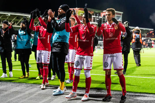 Kalmars spelare jublar