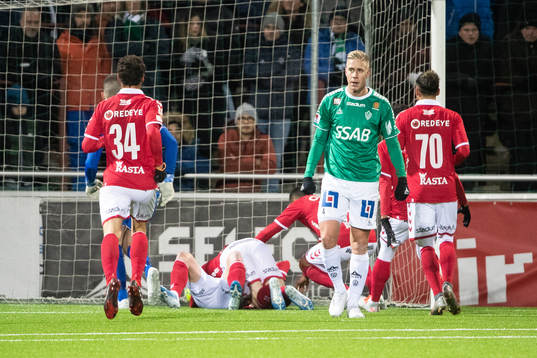 Kalmars spelarna jublar