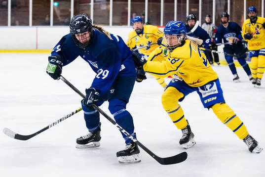 Finlands Ida Pasanen och Sveriges Thea Johansson
