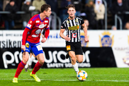 Östers Fredrik Lundgren och Landskronas Robin Hofsö